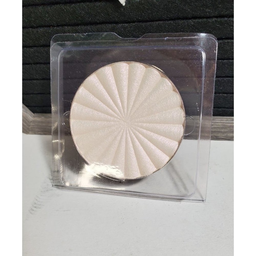 Ofra Cosmetics Cloud 9 Highlighter